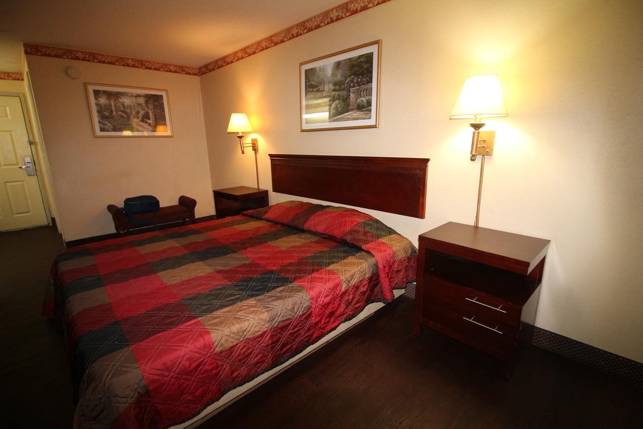 Magnolia Bay Hotel & Suites Jonesboro Εξωτερικό φωτογραφία